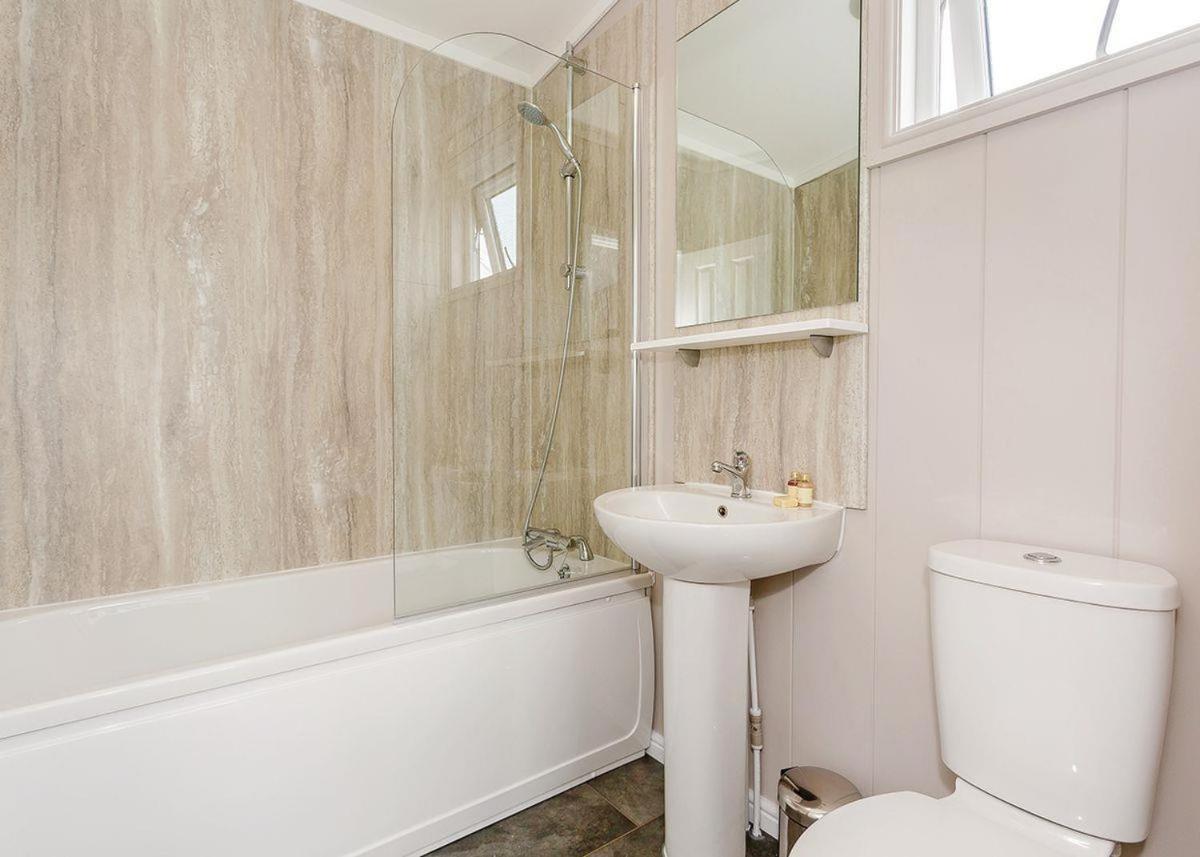 Thanet Well Lodges Ivegill Buitenkant foto