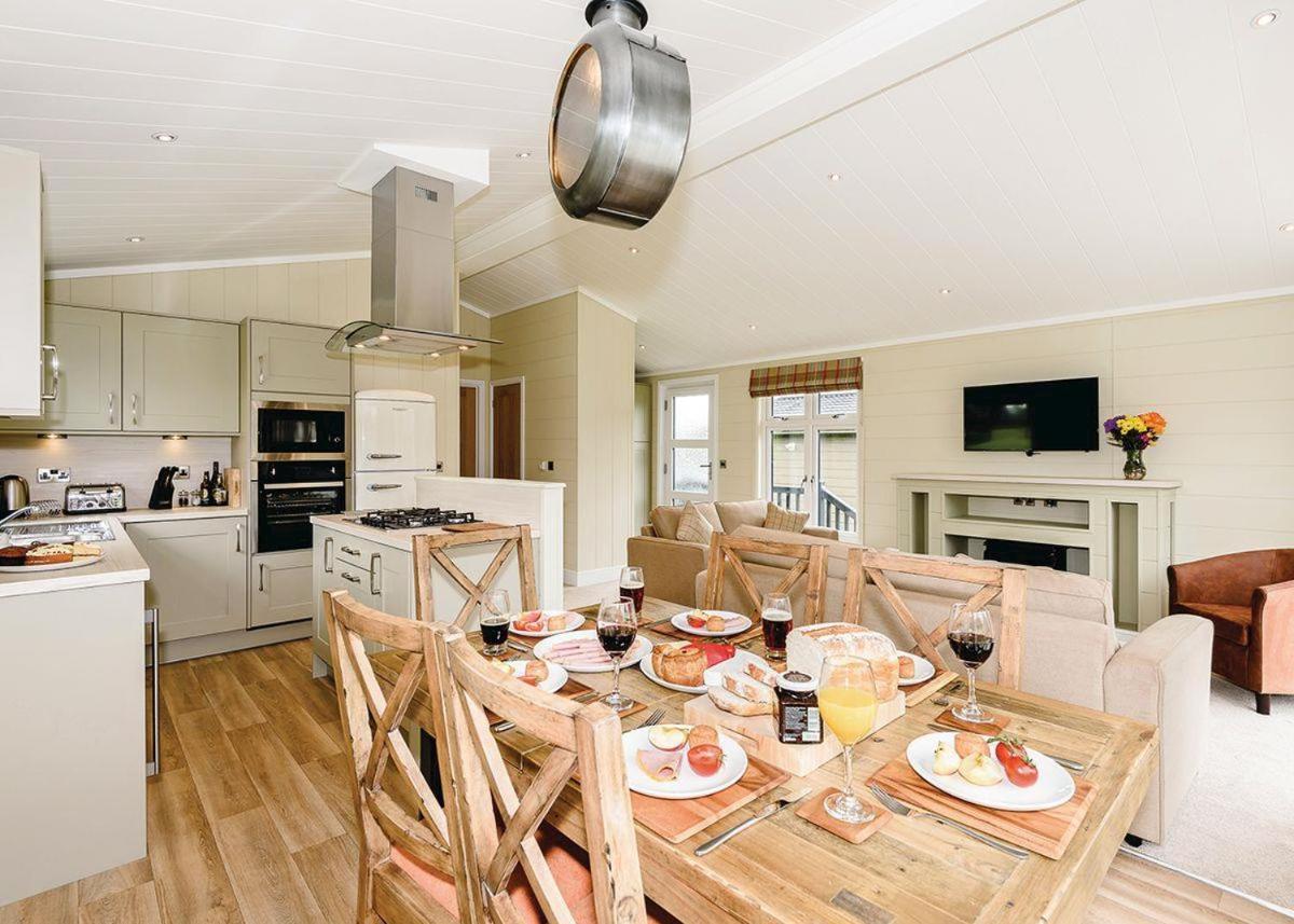 Thanet Well Lodges Ivegill Buitenkant foto
