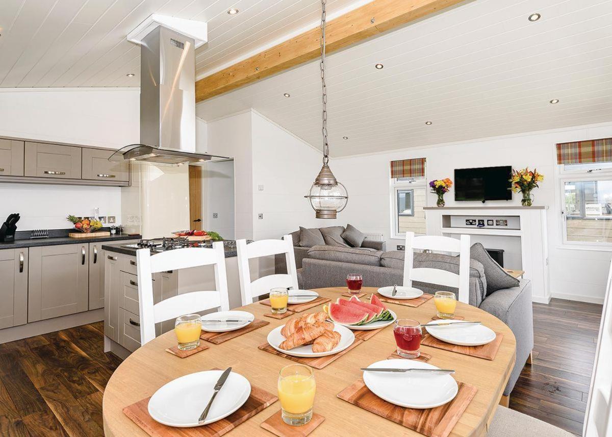 Thanet Well Lodges Ivegill Buitenkant foto