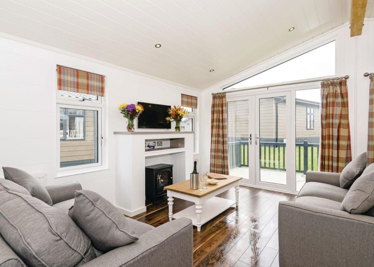 Thanet Well Lodges Ivegill Buitenkant foto